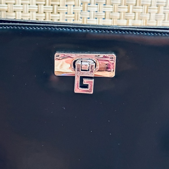 🌟HP🌟VTG 1990-2000s GUESS Matte Black Faux Patent Leather Shoulder Bag - Picture 4 of 13